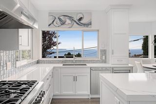 Photo 9: 14357 SUNSET Drive: White Rock House for sale in "Panoramic Ocean & Mnt Baker" (South Surrey White Rock)  : MLS®# R2819733