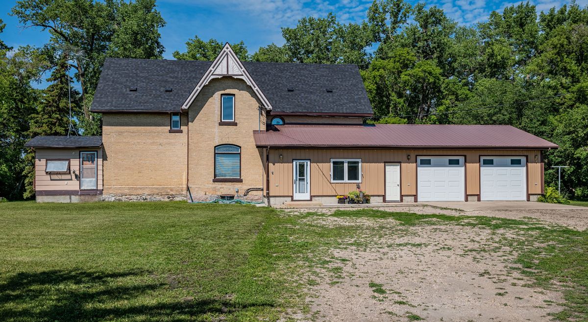 Main Photo: 77008 44W Rd in Portage la Prairie: House for sale : MLS®# 202216542