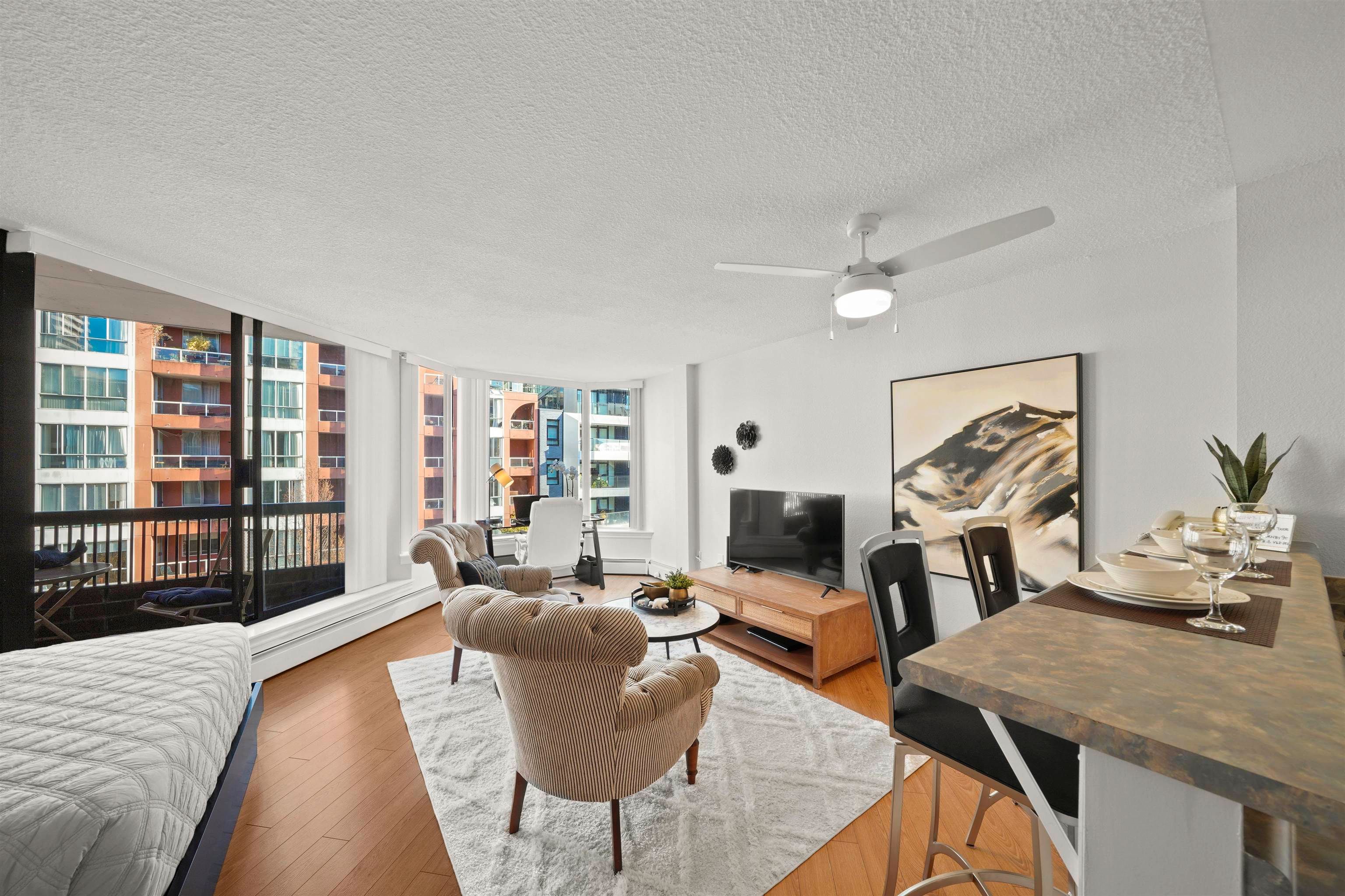 Main Photo: 512 1333 HORNBY Street in Vancouver: Downtown VW Condo for sale (Vancouver West)  : MLS®# R2829854