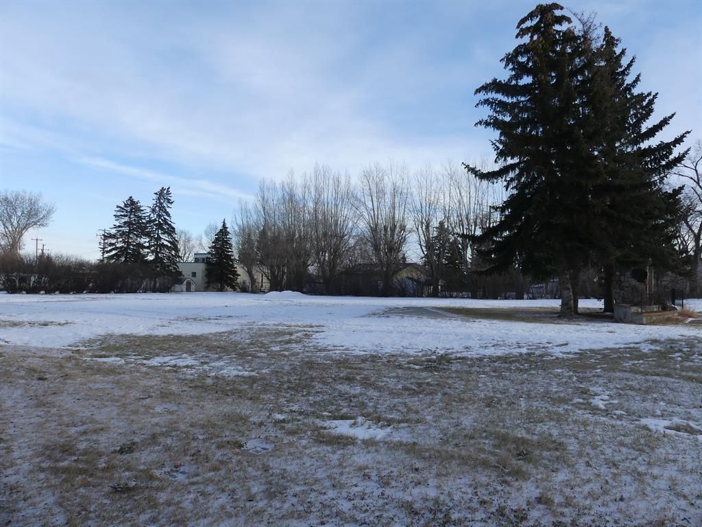 Main Photo: 705 3 Street: Strathmore Commercial Land for sale : MLS®# A2014574