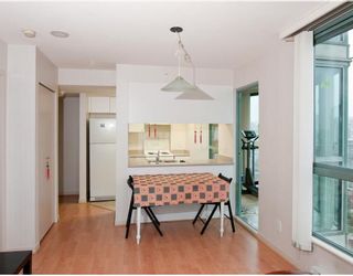 Photo 3: 2004 1188 HOWE Street in Vancouver: Downtown VW Condo for sale (Vancouver West)  : MLS®# V807641