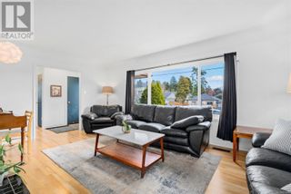 Photo 2: 542 Joffre St in Esquimalt: House for sale : MLS®# 957645