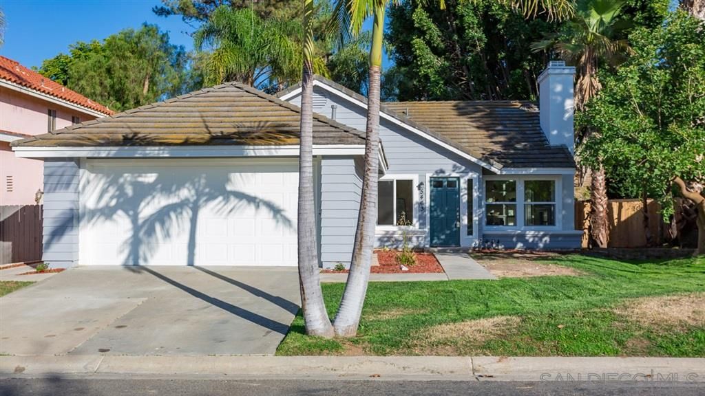 Main Photo: OCEANSIDE House for sale : 4 bedrooms : 5463 Loganberry Way