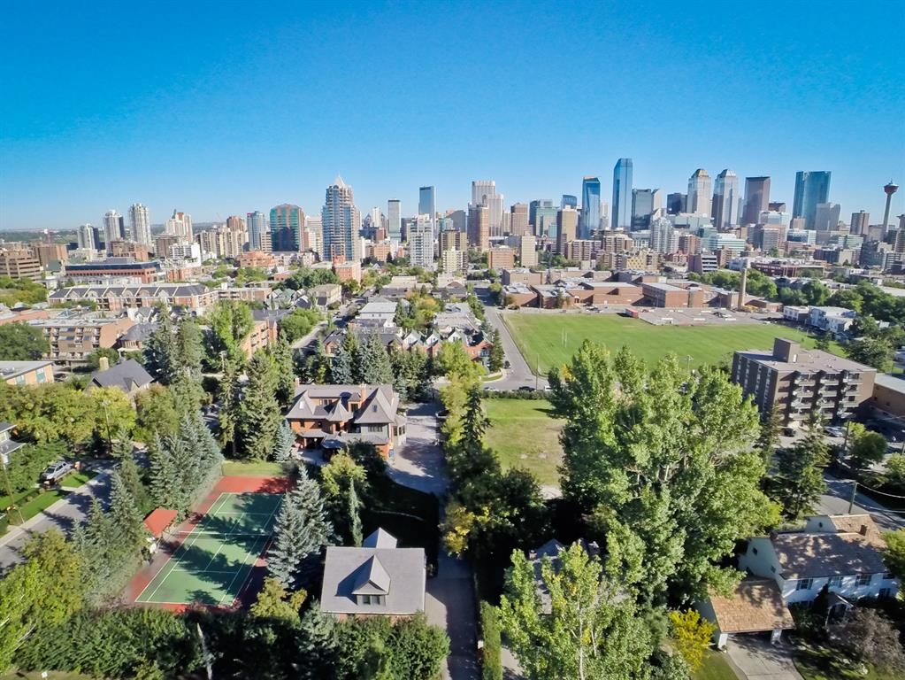 Main Photo: 717 Royal Avenue SW in Calgary: Upper Mount Royal Detached for sale : MLS®# A2022021