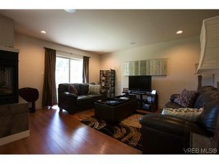 Photo 3: 3223 Ernhill Pl in VICTORIA: La Walfred Row/Townhouse for sale (Langford)  : MLS®# 602323