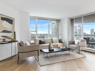 Photo 5: 2803 1009 EXPO Boulevard in Vancouver: Yaletown Condo for sale in "Landmark 33" (Vancouver West)  : MLS®# R2754085