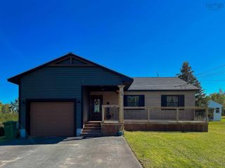 Photo 1: 10 Illsley Drive in Berwick: 404-Kings County Residential for sale (Annapolis Valley)  : MLS®# 202124135