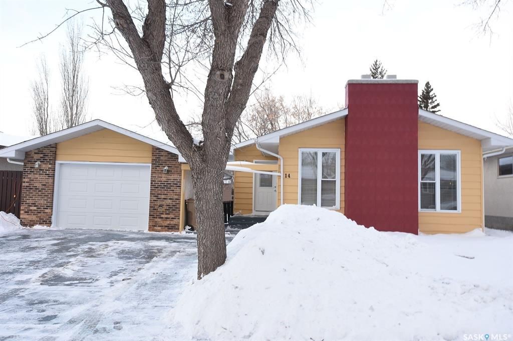 Main Photo: 14 Edenwold Crescent in Regina: Walsh Acres Residential for sale : MLS®# SK839587