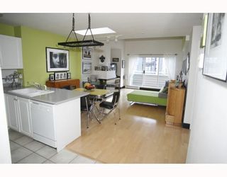 Photo 4: 405 2815 YEW Street in Vancouver: Kitsilano Condo for sale (Vancouver West)  : MLS®# V808543