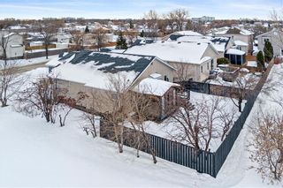 Photo 8: 106 Riverwest Road in Winnipeg: Riverbend Residential for sale (4E)  : MLS®# 202302573