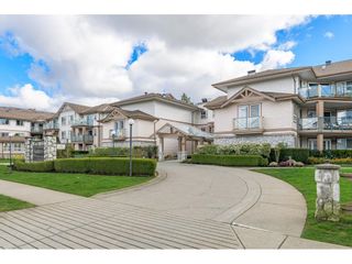 Photo 3: 117 22150 48 Avenue in Langley: Murrayville Condo for sale in "Eaglecrest" : MLS®# R2670360