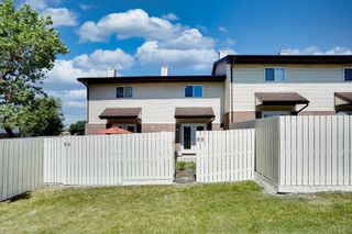 Photo 4: 55 32 Whitnel Court NE in Calgary: Whitehorn Row/Townhouse for sale : MLS®# A1242294