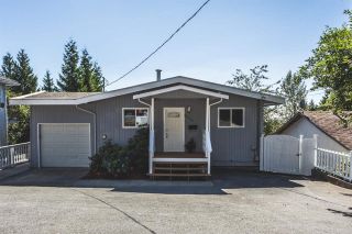 Photo 1: 33428 13TH Avenue in Mission: Mission BC House for sale : MLS®# R2201640