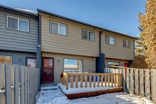 Photo 3: 47 9908 Bonaventure Drive SE in Calgary: Willow Park Row/Townhouse for sale : MLS®# A2012118