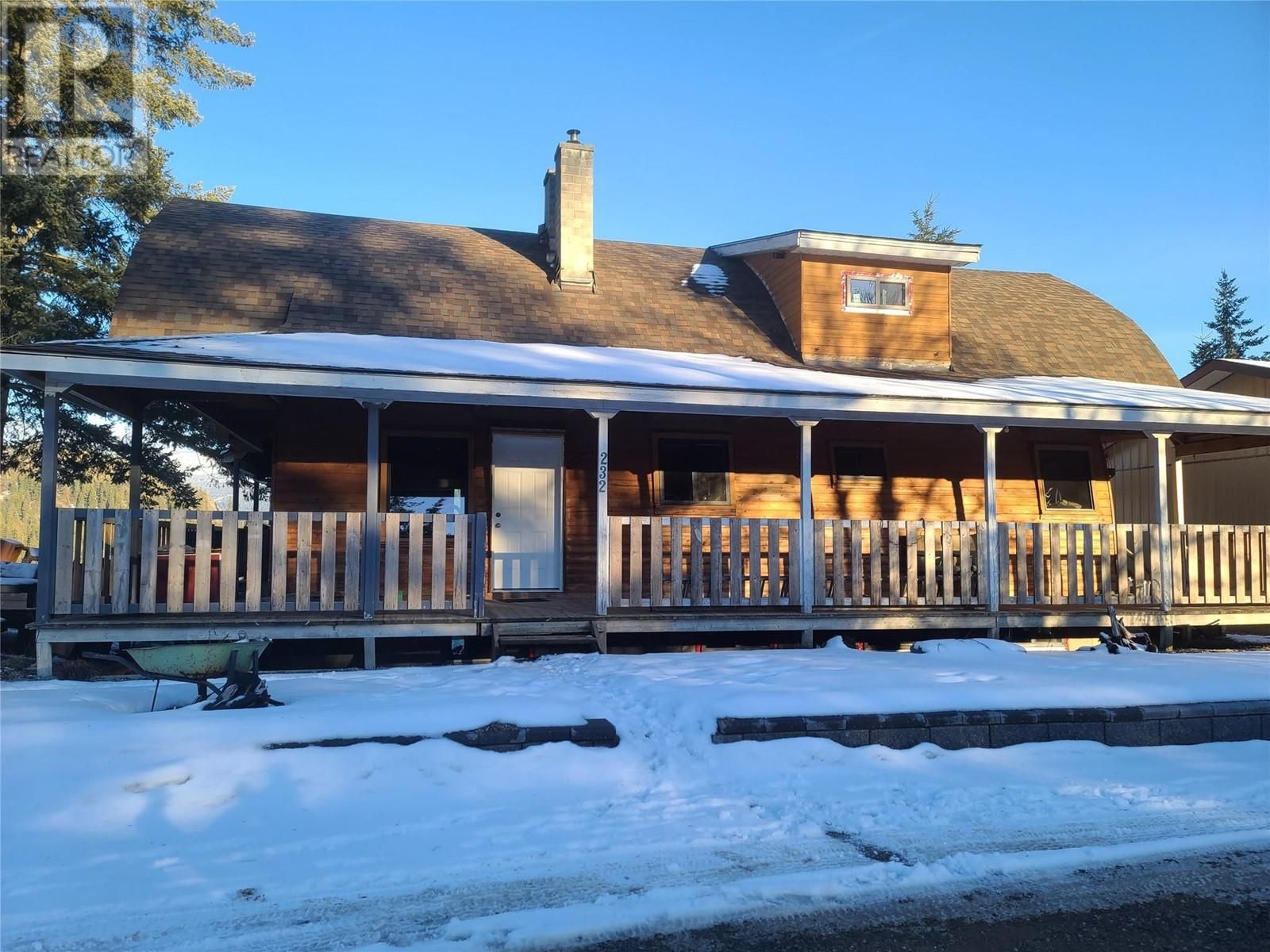 Main Photo: 232 Highway 97B Highway in Enderby: House for sale : MLS®# 10304135