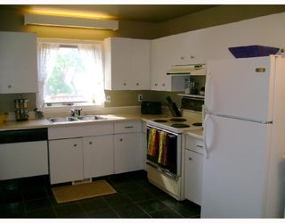Photo 4: 330 QUEEN Street in WINNIPEG: St James Residential for sale (West Winnipeg)  : MLS®# 2814466