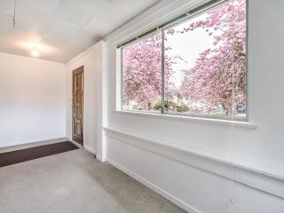 Photo 3: 3121 E 46TH Avenue in Vancouver: Killarney VE House for sale (Vancouver East)  : MLS®# R2681981