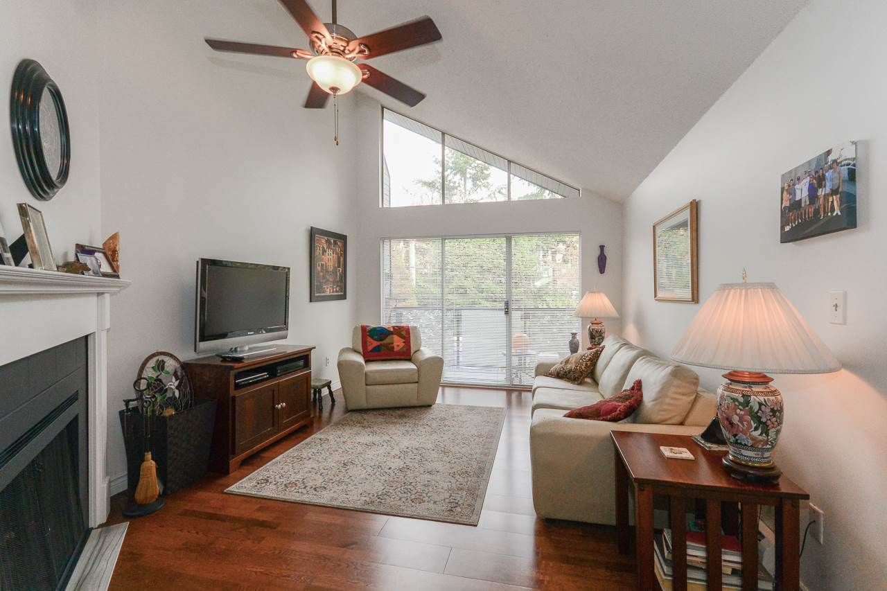 Features Fantastic Vaulted Ceilings!