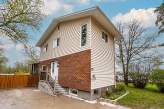 Photo 4: 211 Forbes Road in Winnipeg: South St Vital Residential for sale (2M)  : MLS®# 202314095