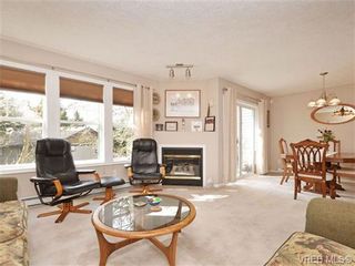 Photo 3: 10 2563 Millstream Rd in VICTORIA: La Mill Hill Row/Townhouse for sale (Langford)  : MLS®# 697369