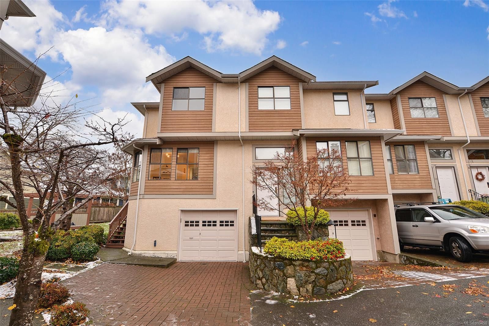Welcome to #11 - 4580 West Saanich Rd!