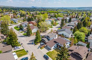 Photo 4: 87 Ranchridge Drive NW in Calgary: Ranchlands Detached for sale : MLS®# A2032178