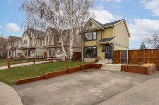 Photo 3: 74 Queen Anne Close SE in Calgary: Queensland Detached for sale : MLS®# A2121204