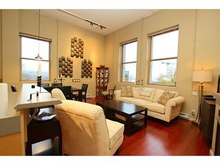 Photo 1: 307 549 COLUMBIA Street in New Westminster: Downtown NW Condo for sale in "C2C LOFTS AND FLATS" : MLS®# V1036506