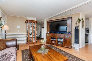 Photo 5: 18 124 Cooper Rd in VICTORIA: VR Glentana Manufactured Home for sale (View Royal)  : MLS®# 768456