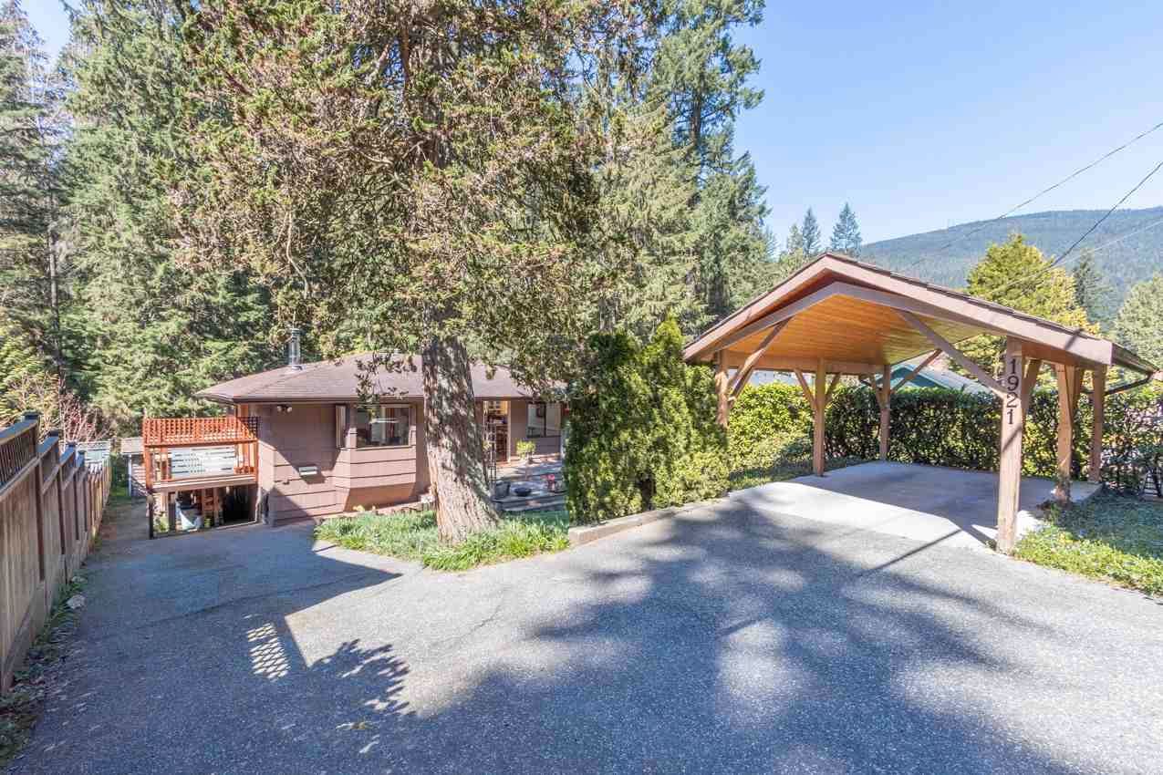 Main Photo: 1921 PARKSIDE Lane in North Vancouver: Deep Cove House for sale : MLS®# R2566576