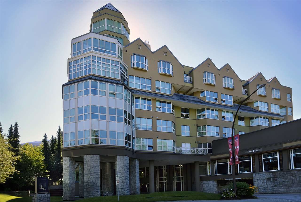 Main Photo: 407 4557 BLACKCOMB Way in Whistler: Benchlands Condo for sale in "LE CHAMOIS" : MLS®# R2193365