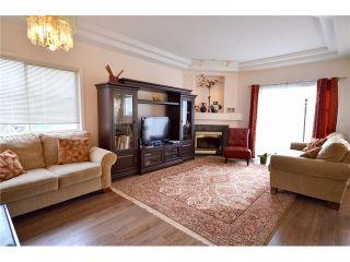Photo 2: 9 8651 BLUNDELL Road in Richmond: Brighouse South Townhouse for sale in "KINGSLAND ESTATES" : MLS®# V990146