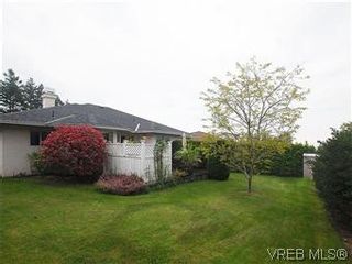 Photo 18: 1028 Adeline Pl in VICTORIA: SE Broadmead House for sale (Saanich East)  : MLS®# 573085