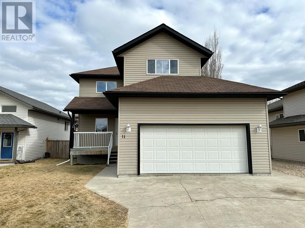 Main Photo: 11 Reay Court in Whitecourt: House for sale : MLS®# A2032065