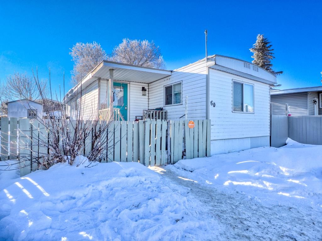 Main Photo: 60 5344 76 Street: Red Deer Mobile for sale : MLS®# A2019889
