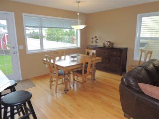 Photo 7: 105 MILLRISE Square SW in Calgary: Millrise House for sale : MLS®# C4014169