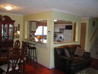 Photo 3: Gorgeous 3 bedroom Family Home!