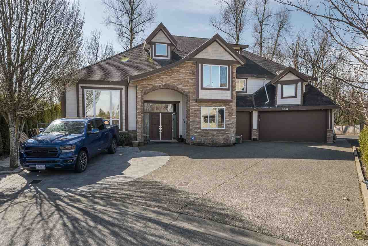 Main Photo: 3867 BRIGHTON Place in Abbotsford: Abbotsford West House for sale : MLS®# R2560398