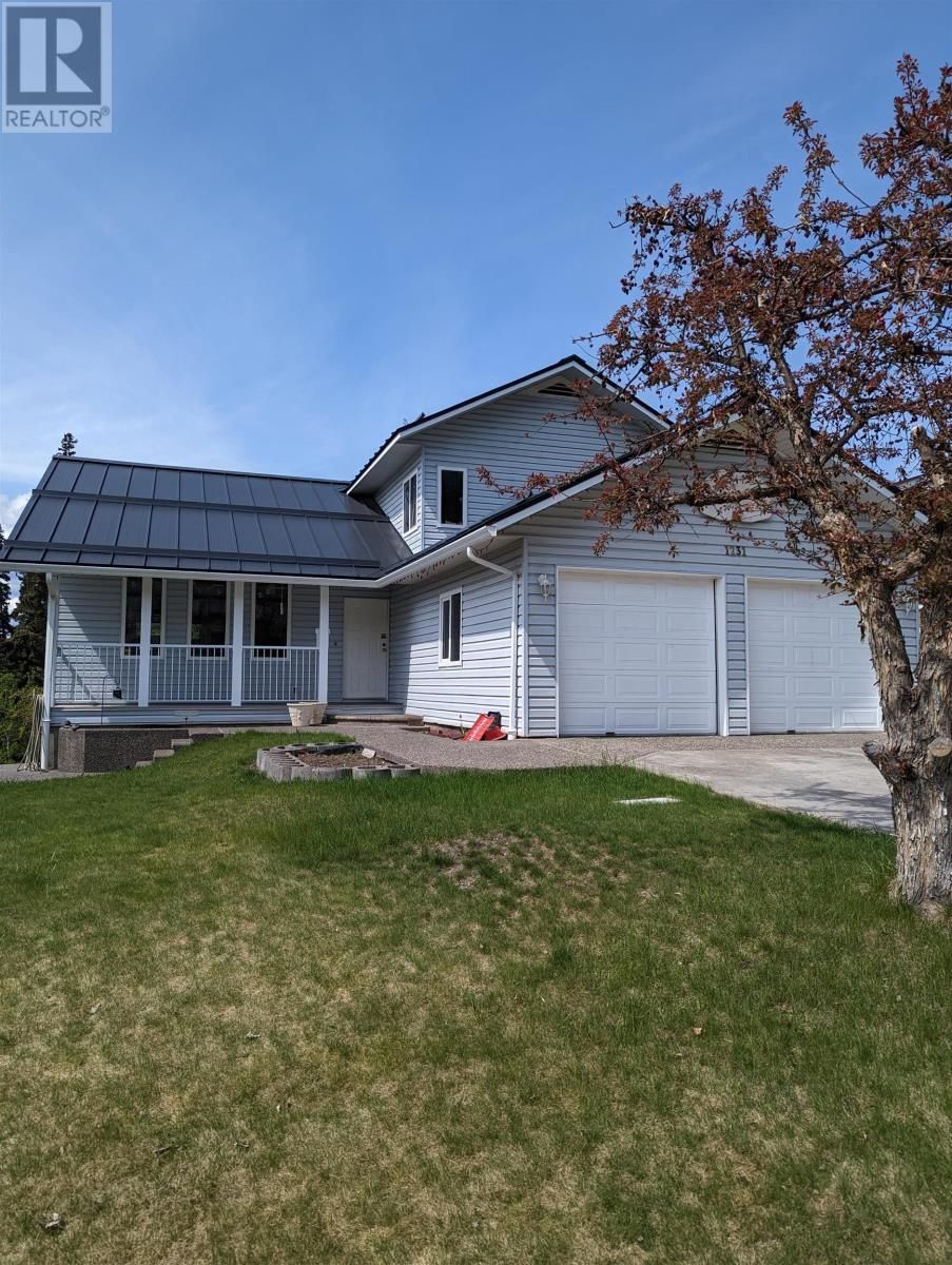 Main Photo: 1231 MIDNIGHT DRIVE in Williams Lake: House for sale : MLS®# R2777130
