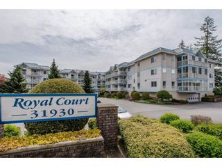 Photo 1: 110 31930 OLD YALE Road in Abbotsford: Abbotsford West Condo for sale in "ROYAL COURT" : MLS®# R2168602