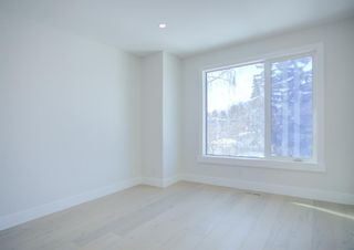 Photo 18: 703 36 Street SW in Calgary: Spruce Cliff Detached for sale : MLS®# A2025686