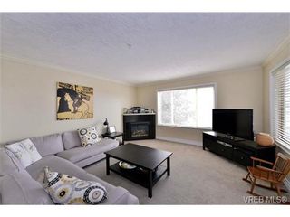 Photo 10: 24 127 Aldersmith Pl in VICTORIA: VR Glentana Row/Townhouse for sale (View Royal)  : MLS®# 738136