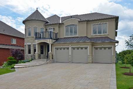 Main Photo: 12 Royal Shamrock Court in Whitchurch-Stouffville: Rural Whitchurch-Stouffville House (2-Storey) for sale : MLS®# N2704865