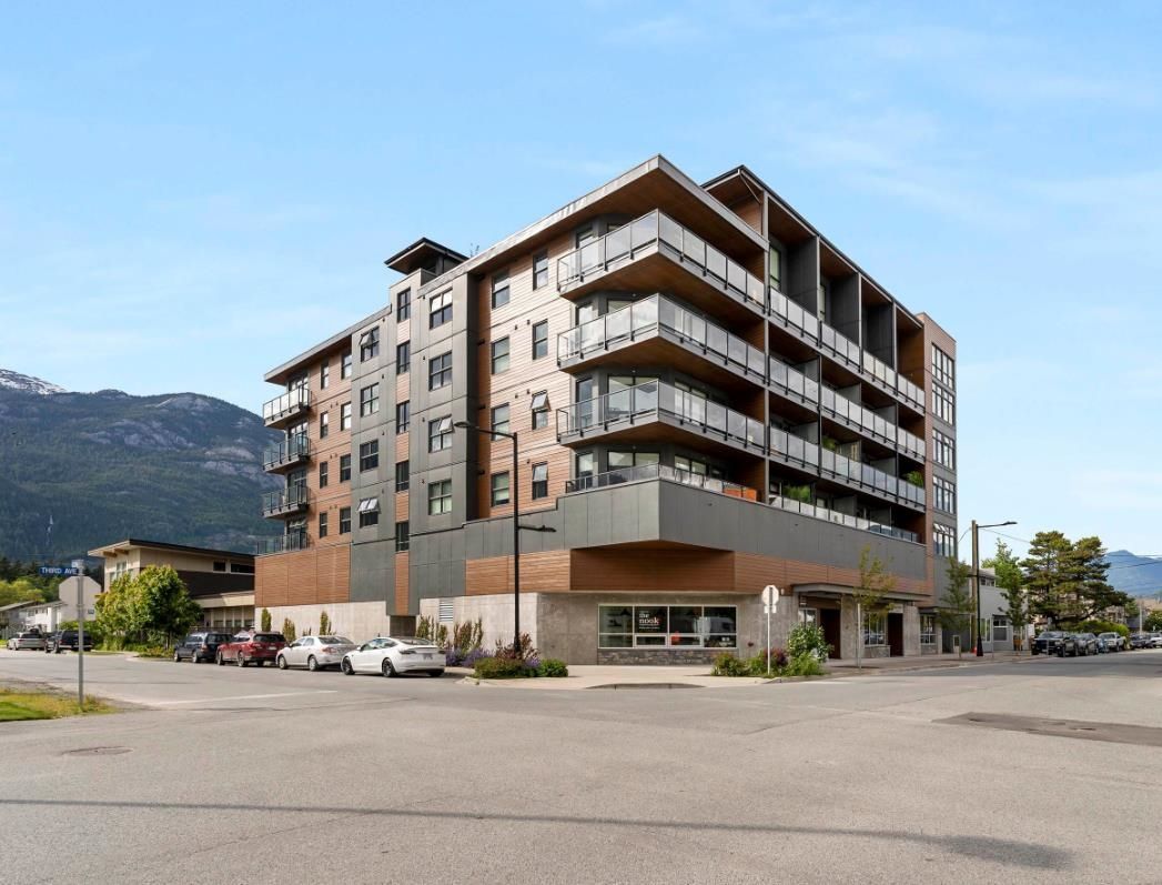 Main Photo: 512 38013 THIRD Avenue in Squamish: Downtown SQ Condo for sale : MLS®# R2810770