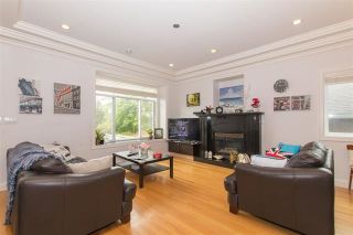 Photo 4: 2741 E GEORGIA Street in Vancouver: Renfrew VE House for sale (Vancouver East)  : MLS®# R2128620