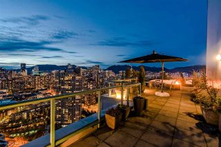 Photo 3: 3905 1033 MARINASIDE Crescent in Vancouver: Yaletown Condo for sale in "QUAYWEST" (Vancouver West)  : MLS®# R2366439