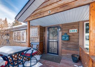 Photo 2: 1604 21A Street NW in Calgary: Hounsfield Heights/Briar Hill Detached for sale : MLS®# A2032588