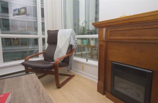 Photo 3: 2208 1166 MELVILLE Street in Vancouver: Coal Harbour Condo for sale (Vancouver West)  : MLS®# R2260467