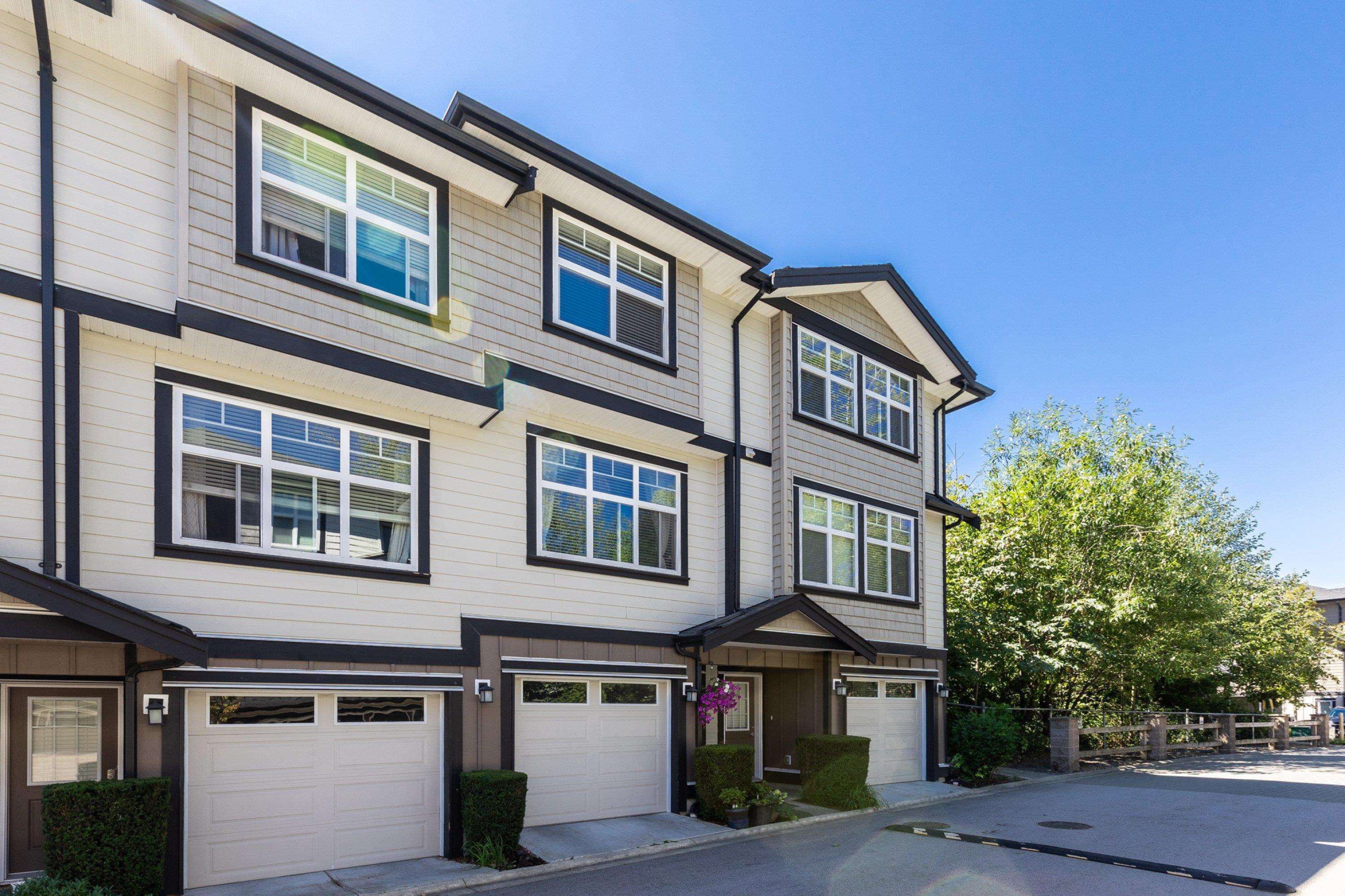 Main Photo: 35 6350 142 Street in Surrey: Sullivan Station Townhouse for sale in "Canvas" : MLS®# R2713464