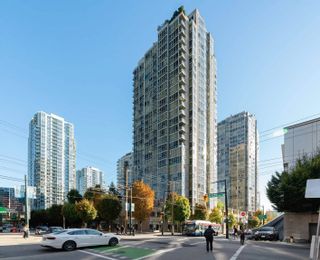 Photo 1: 2005 930 CAMBIE Street in Vancouver: Yaletown Condo for sale in "Pacific Landmark II" (Vancouver West)  : MLS®# R2740233